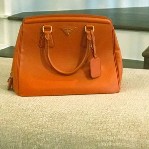 PradaSaffiano Double-Zip Executive Tote Bag
